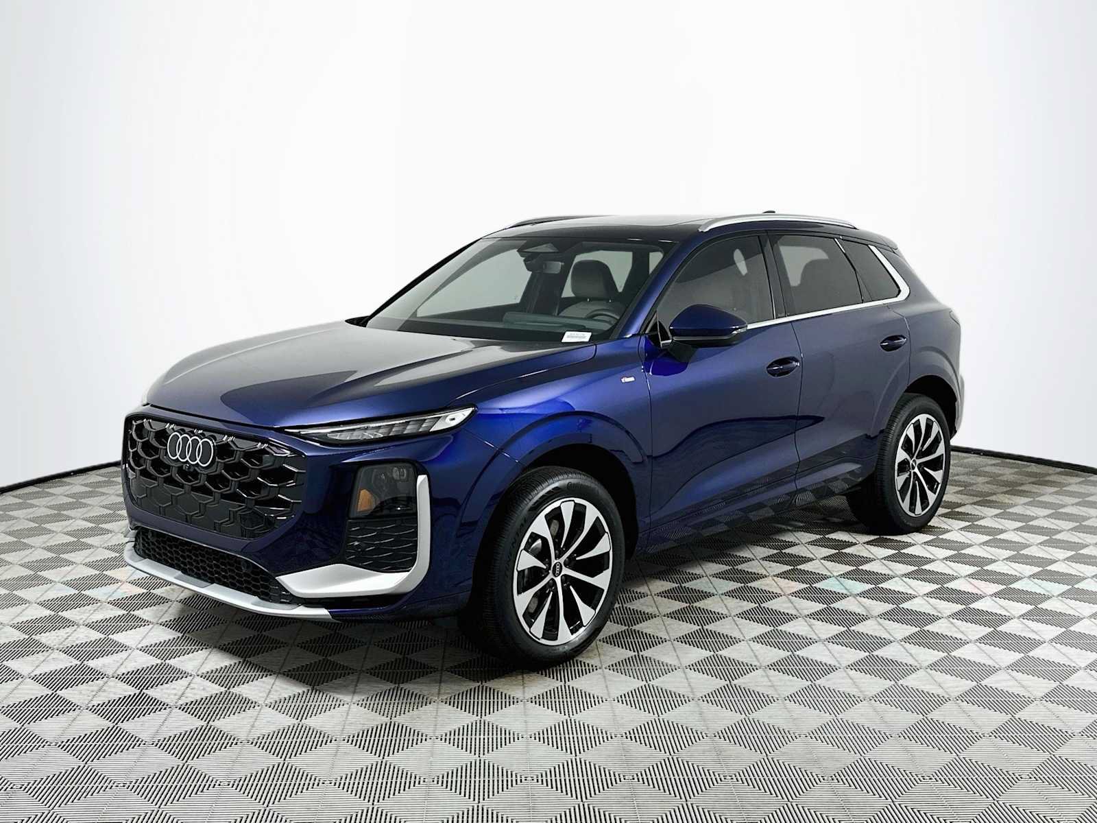 New 2026 Audi Q3 quattro 2.0T AWD/4WD image 3