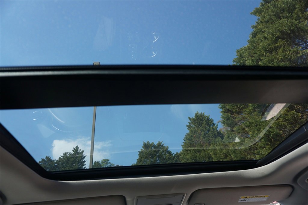 Used 2025 Honda Pilot Elite image 16