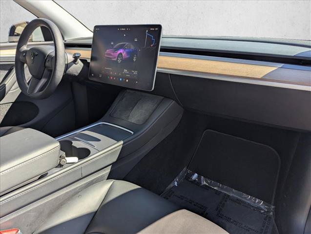 Used 2024 Tesla Model Y Long Range AWD/4WD image 23