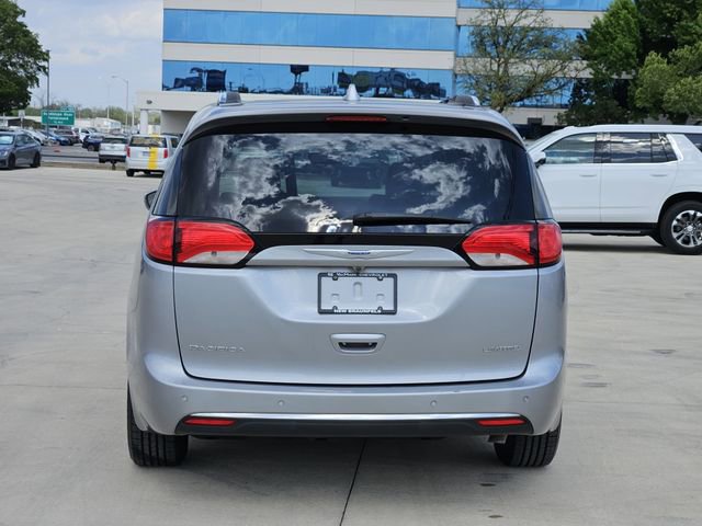 Used 2020 Chrysler Pacifica Limited image 6