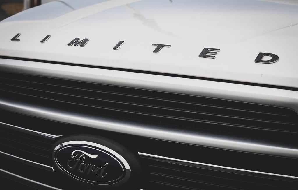 Used 2019 Ford F150 Limited w/ Trailer Tow Package image 34