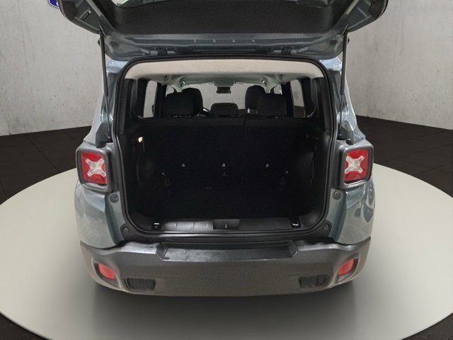 Used 2018 Jeep Renegade Latitude image 23