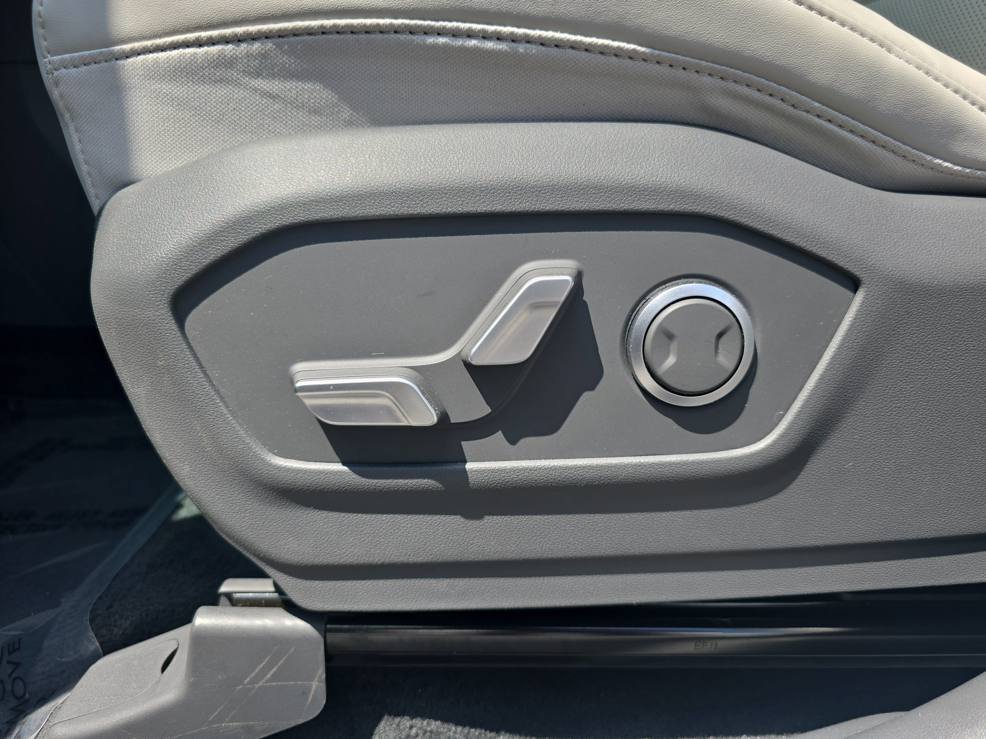 Used 2024 Hyundai Santa Fe SEL FWD image 29