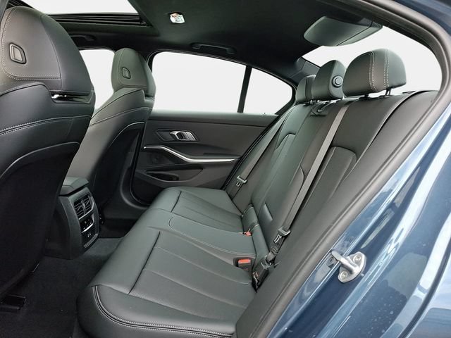 New 2026 BMW 330i xDrive Sedan w/ Premium Package AWD/4WD image 9