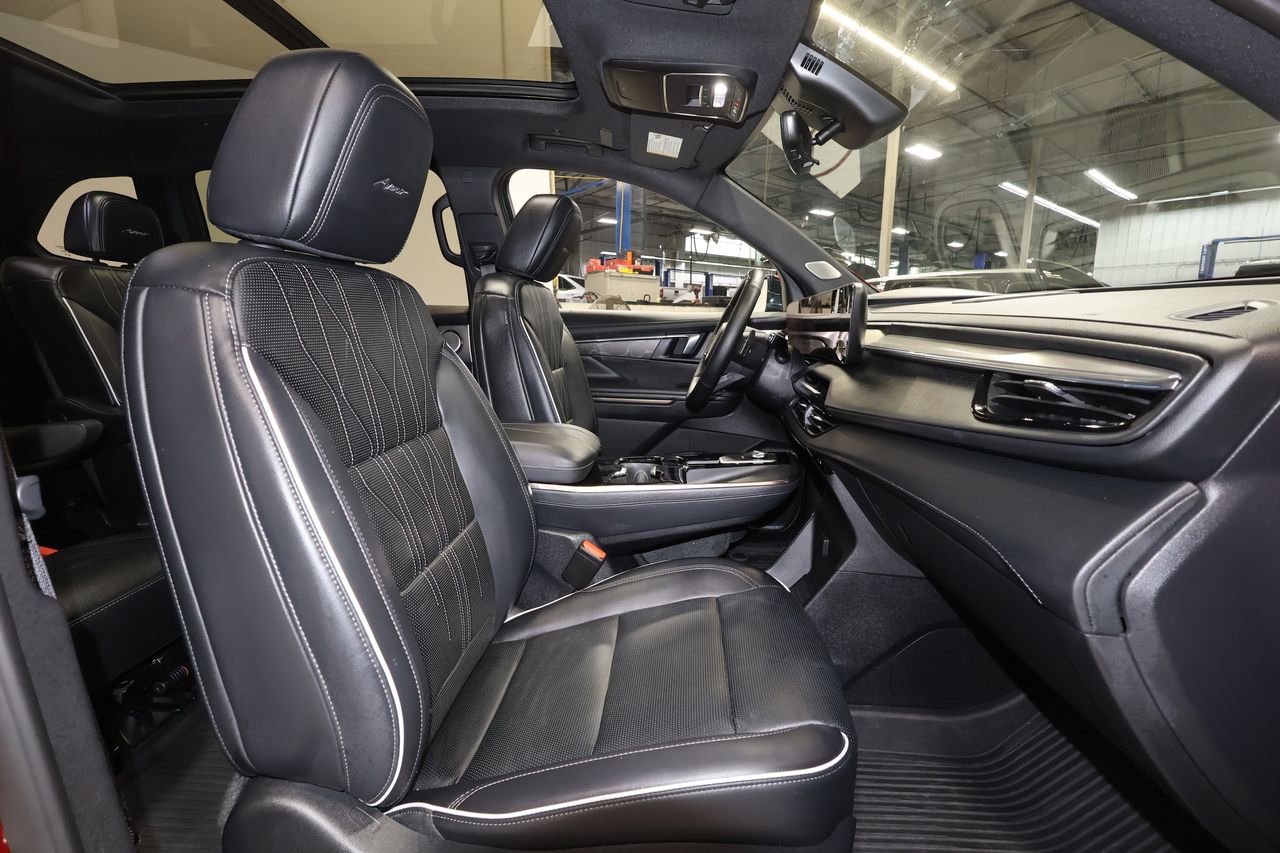 Certified 2025 Buick Enclave Avenir w/ Super Cruise Package image 28