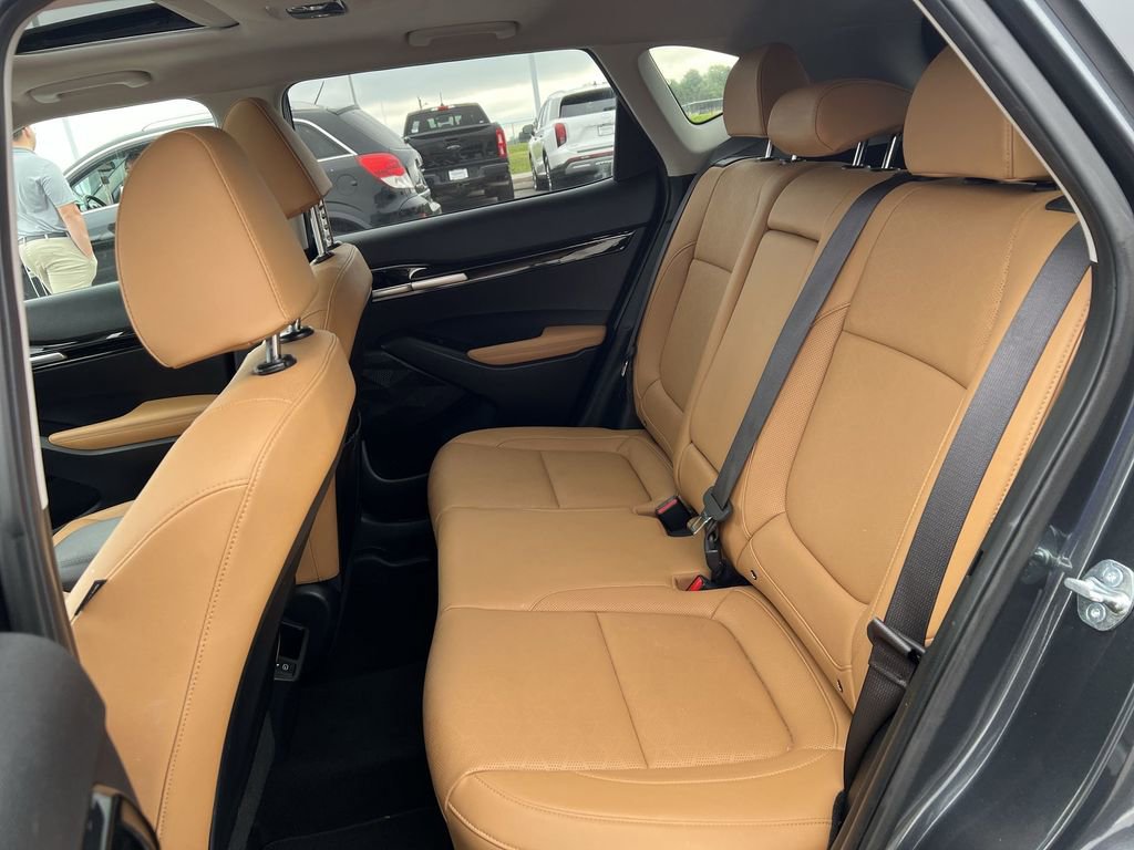 Used 2025 Kia Seltos EX w/ EX Sunroof Package FWD image 23