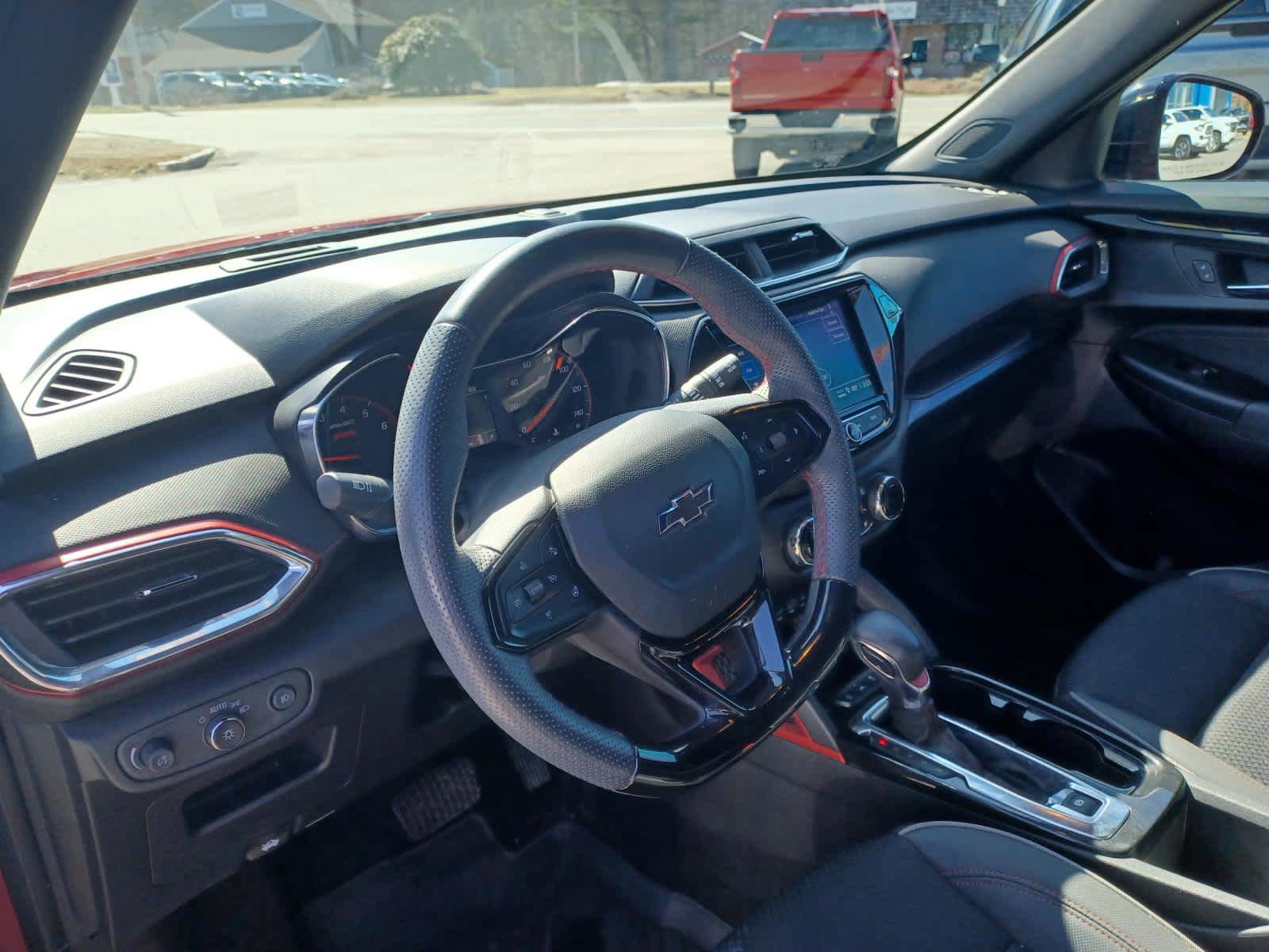 Used 2023 Chevrolet TrailBlazer RS w/ Convenience Package image 8