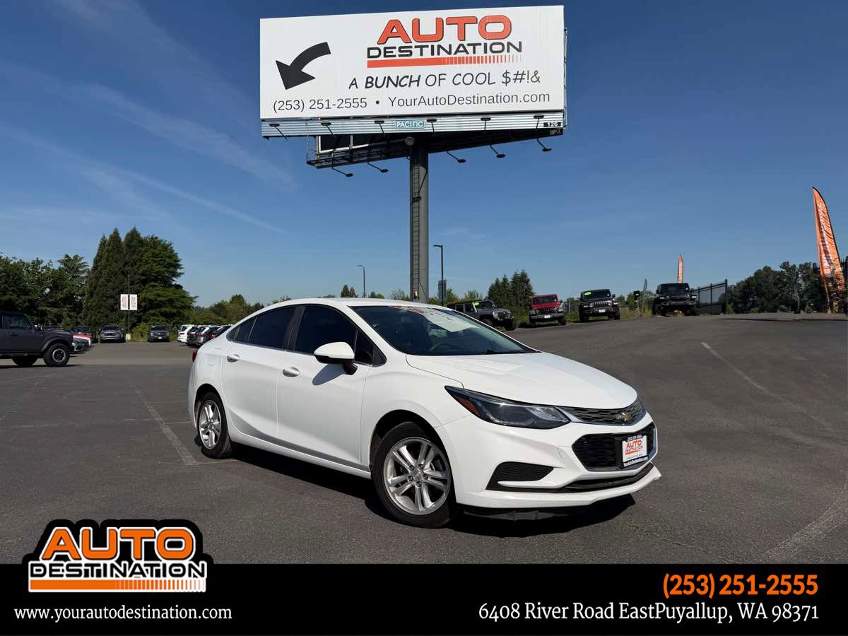 Used 2017 Chevrolet Cruze LT FWD image 1
