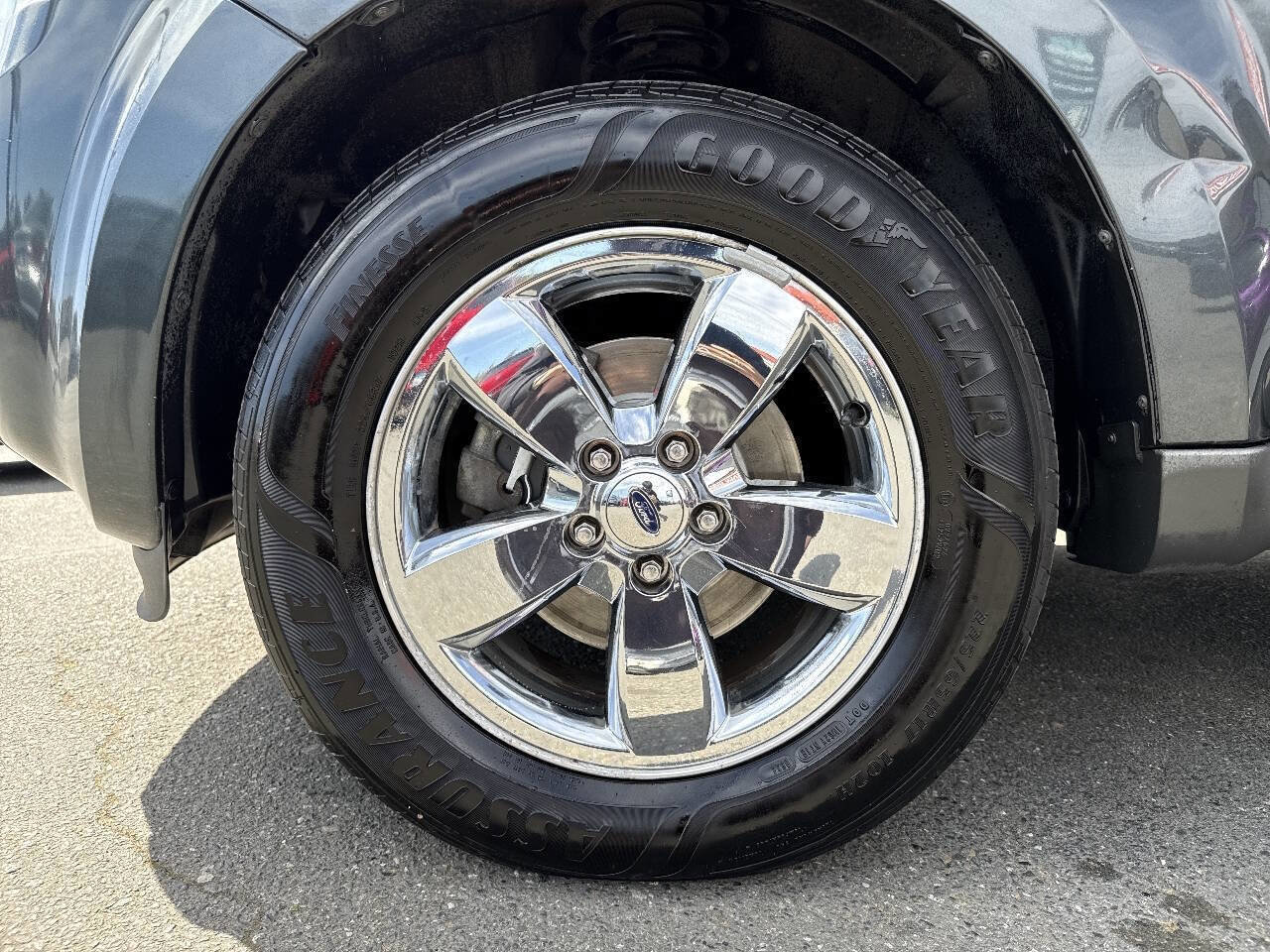 Used 2009 Ford Escape Limited AWD/4WD image 2