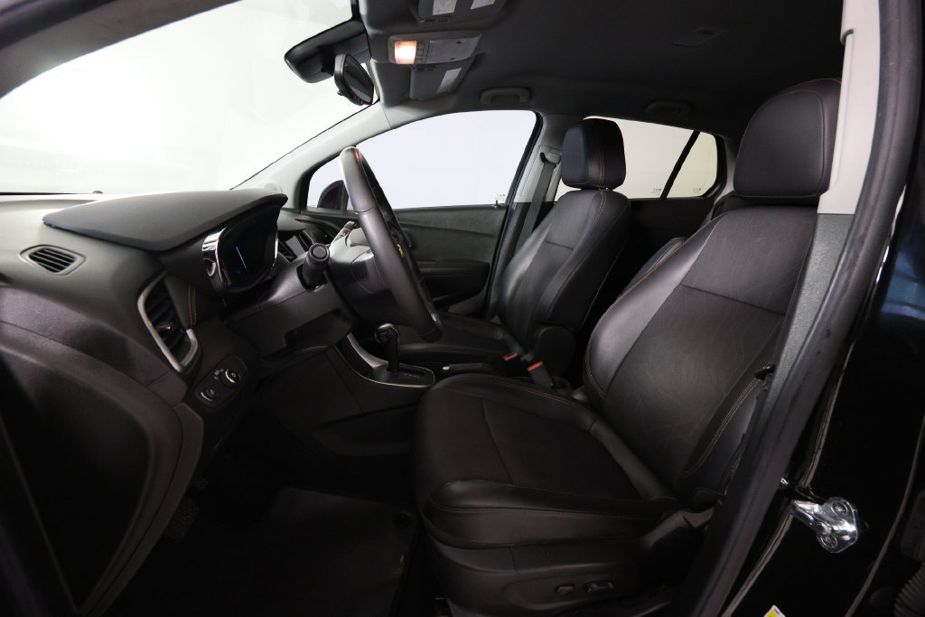 Used 2019 Chevrolet Trax LT w/ LT Convenience Package FWD image 14