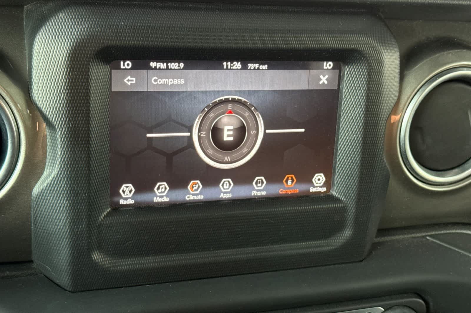 Used 2018 Jeep Wrangler Unlimited Sahara AWD/4WD image 21