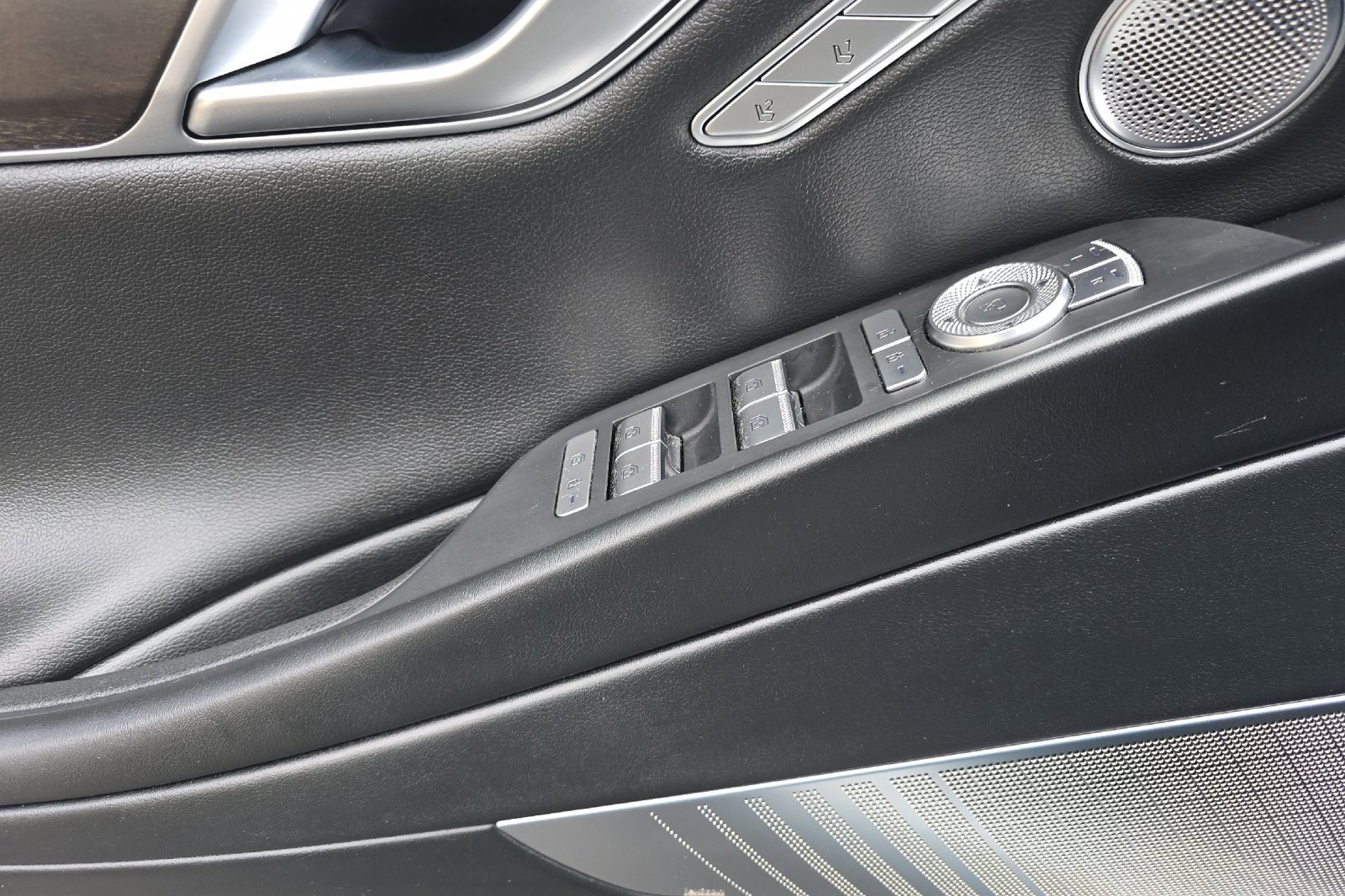 Used 2021 Genesis G80 2.5T w/ Advanced Package image 12