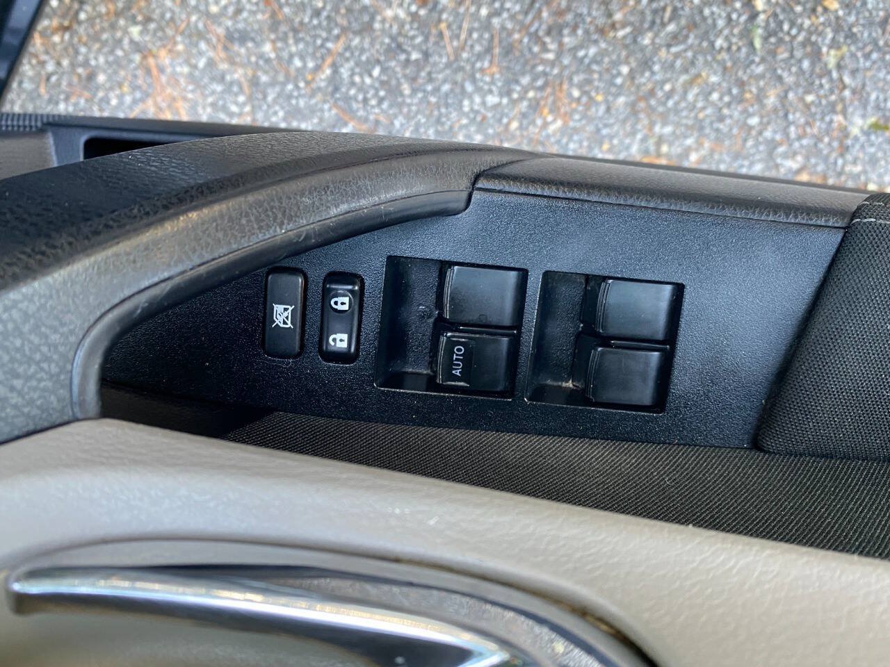 Used 2019 Toyota Corolla LE FWD image 15