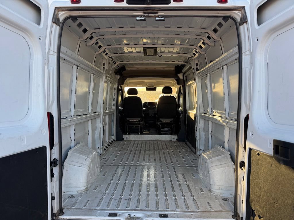 Used 2025 RAM ProMaster 2500 w/ Convenience Group FWD image 3