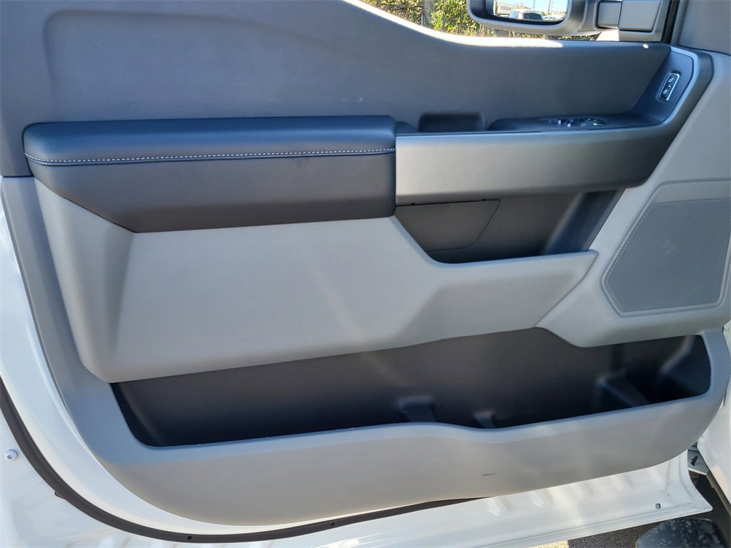 Used 2025 Ford F250 XL w/ STX Appearance Package image 9