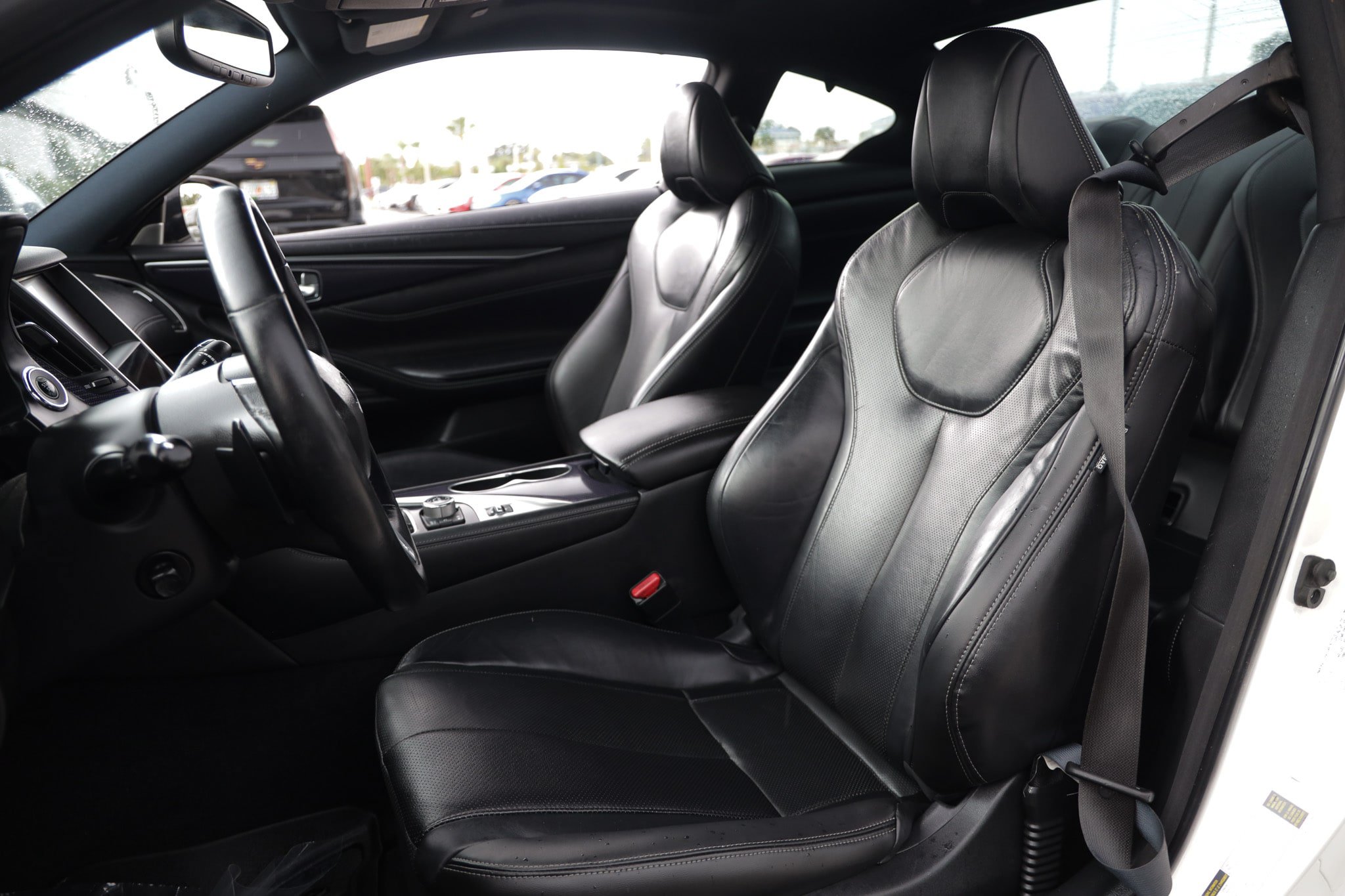 Used 2017 INFINITI Q60 Red Sport 400 RWD image 10