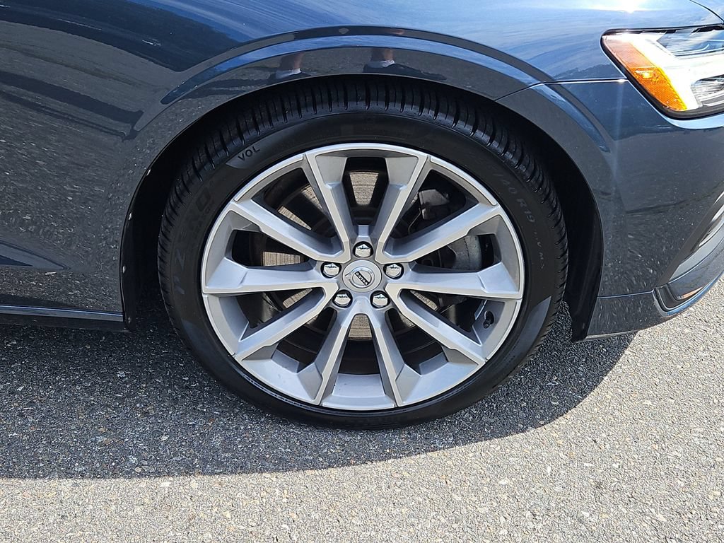 Used 2020 Volvo S60 T6 Momentum w/ Protection Package Premier AWD/4WD image 10