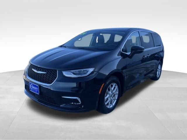 Used 2024 Chrysler Pacifica Touring-L FWD video 4