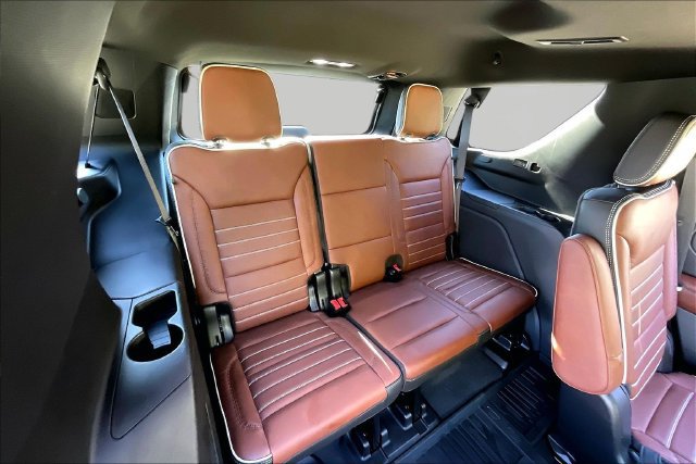 Used 2024 GMC Yukon Denali Ultimate AWD/4WD image 18