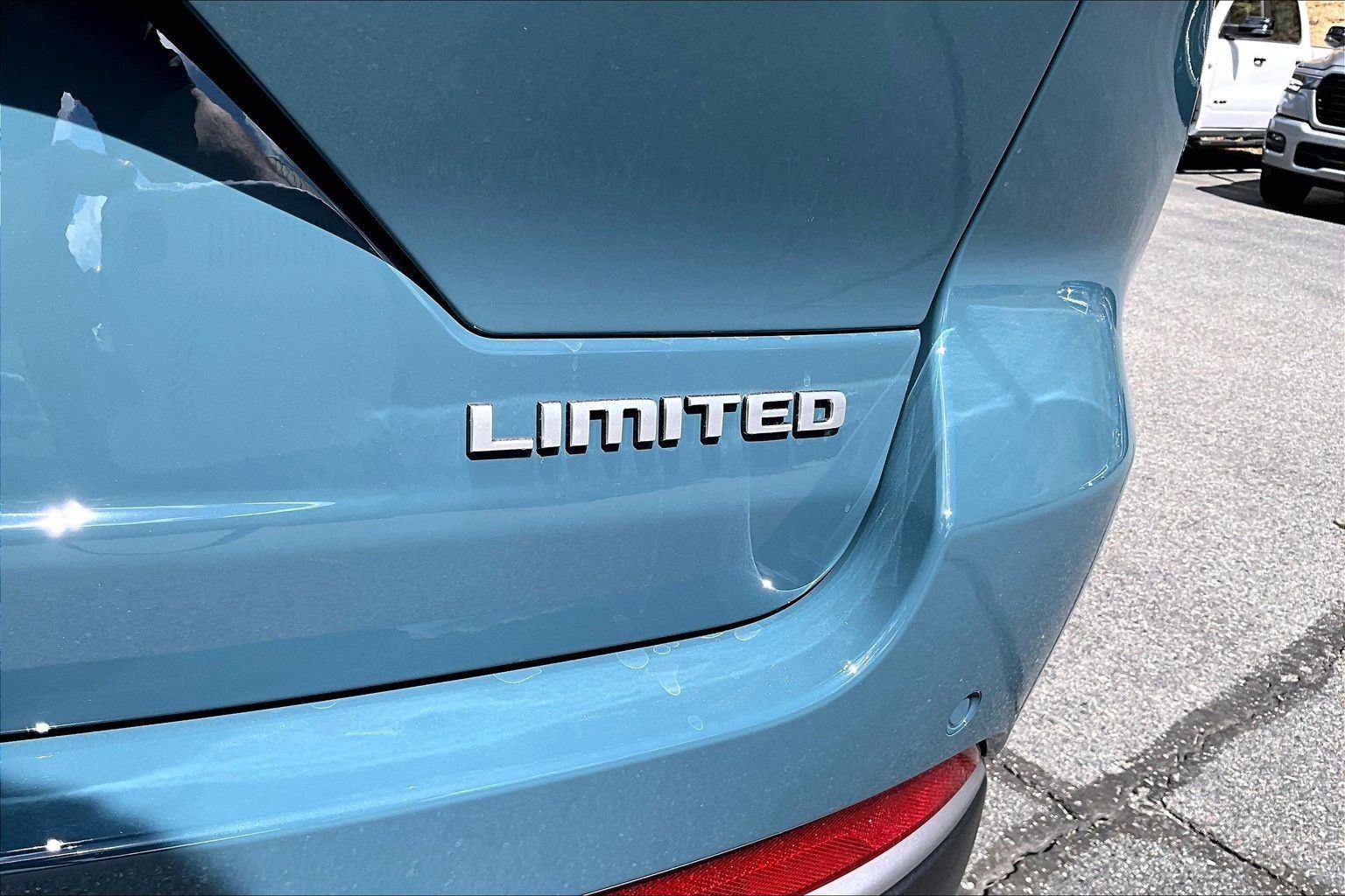 New 2026 Jeep Grand Cherokee Limited w/ Trailer Tow Package image 13