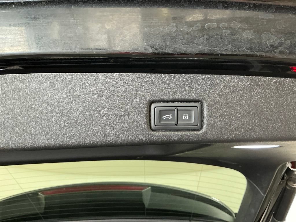 Used 2025 Audi Q5 Premium Plus w/ Premium Plus AWD/4WD image 29