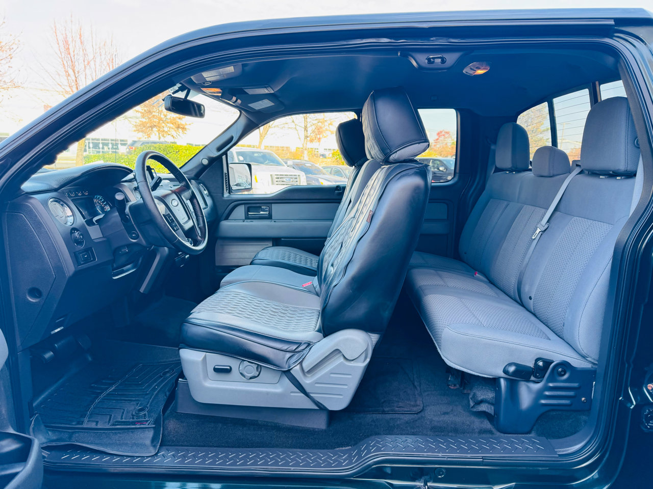 Used 2014 Ford F150 XLT w/ Equipment Group 302A Luxury image 37