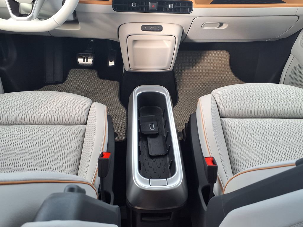 New 2025 Volkswagen ID. Buzz 1st Edition image 19