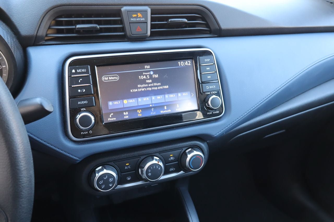 Used 2024 Nissan Versa SV FWD image 6