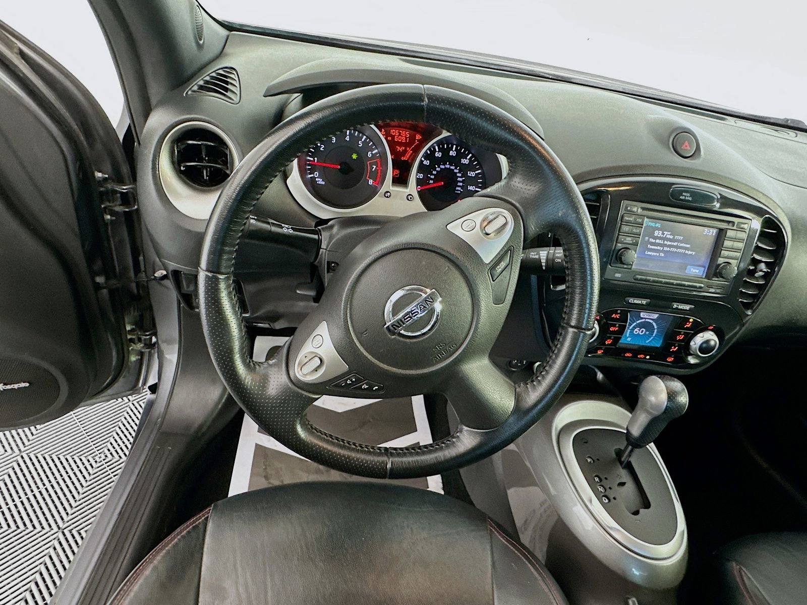 Used 2014 Nissan Juke SL AWD/4WD image 11