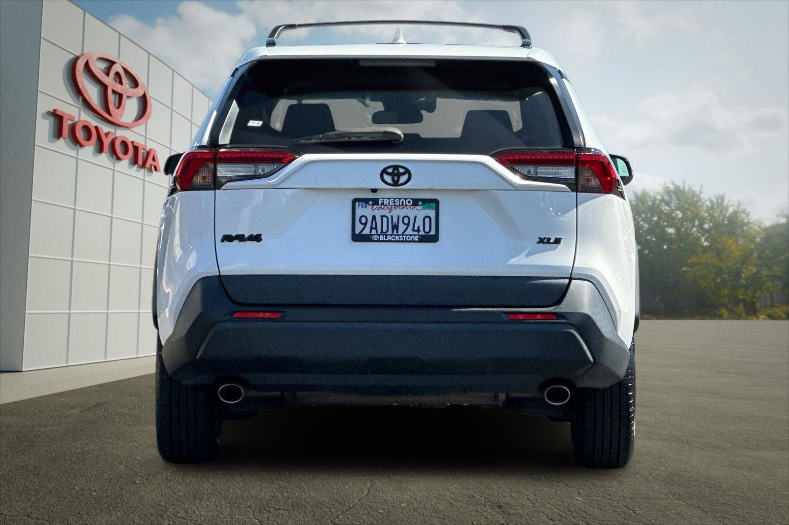 Certified 2022 Toyota RAV4 XLE w/ Convenience Package FWD image 4