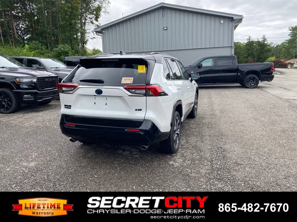 Used 2023 Toyota RAV4 XSE w/ Weather Package AWD/4WD image 5