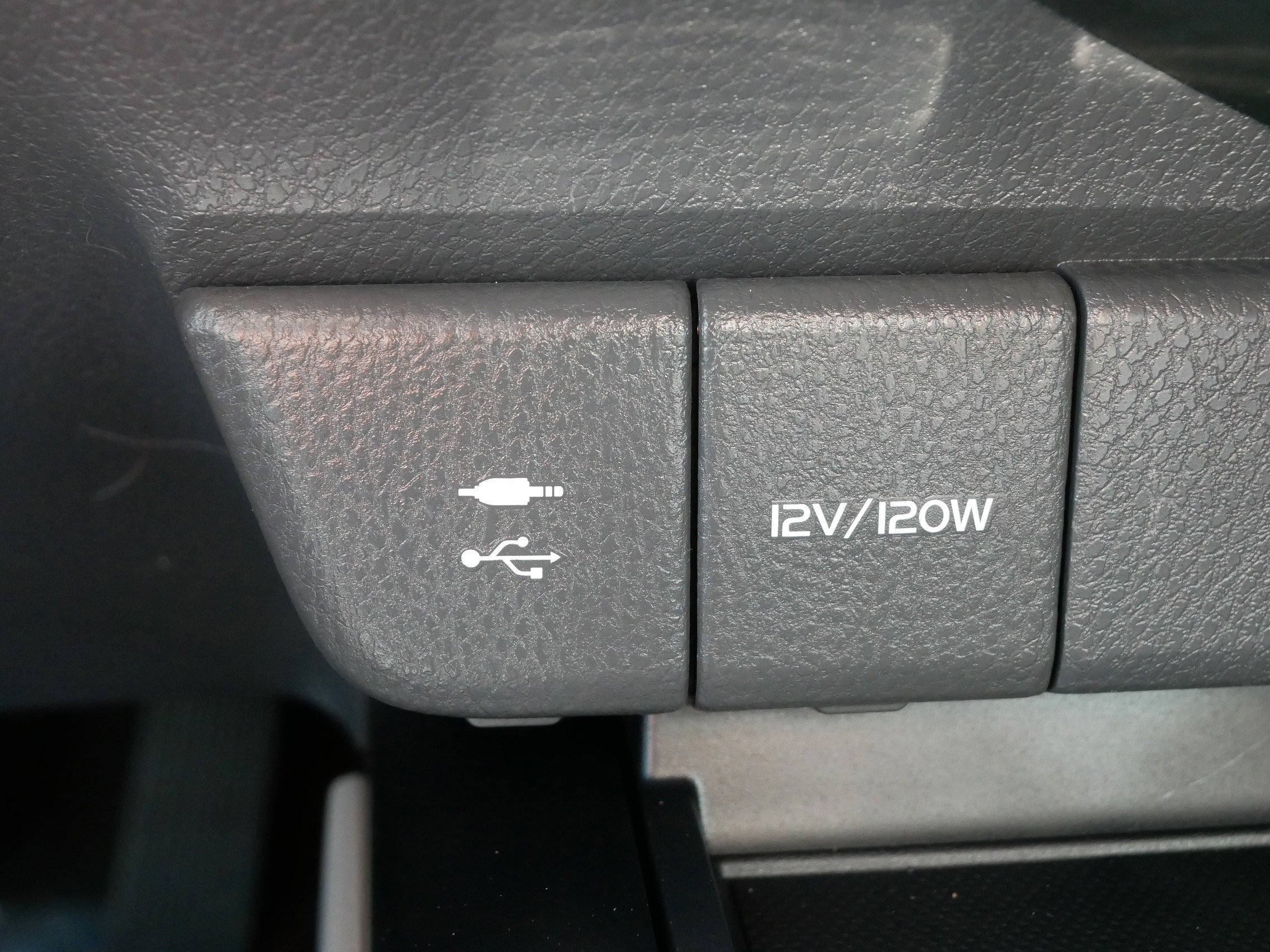 Used 2018 Toyota Camry XLE FWD image 33