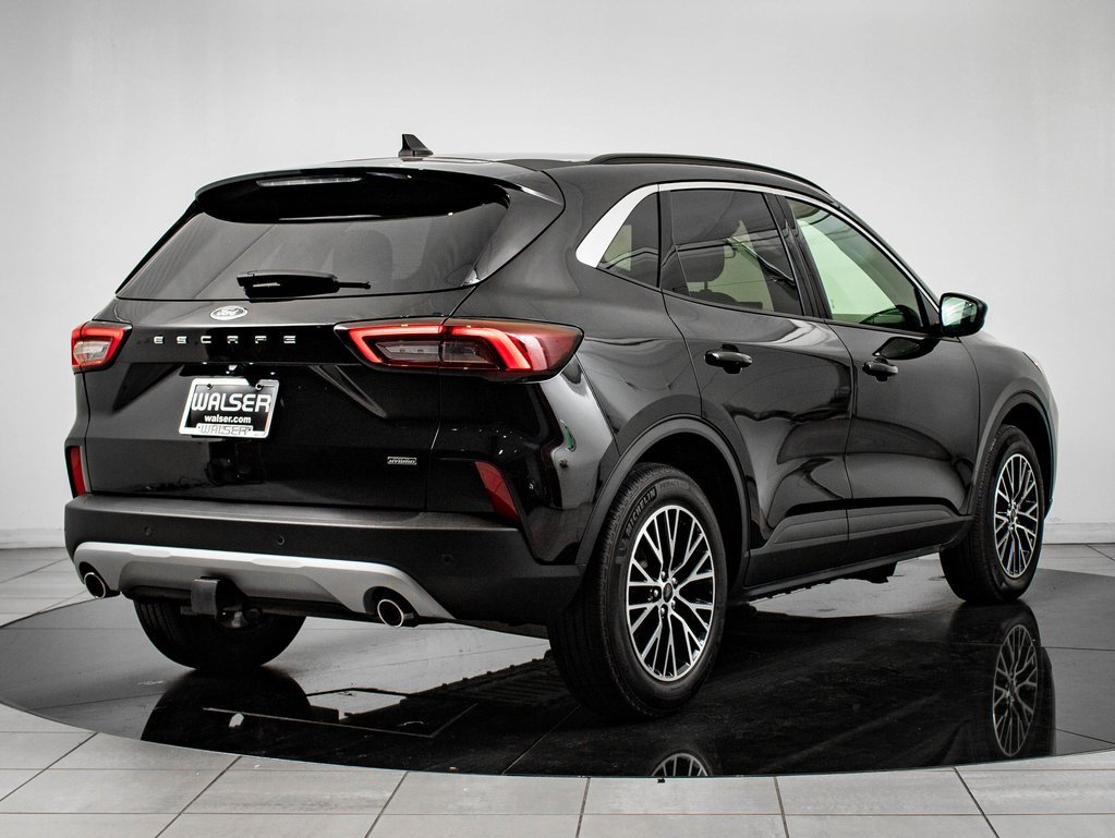 Used 2024 Ford Escape SE w/ Class II Trailer Tow Package image 7