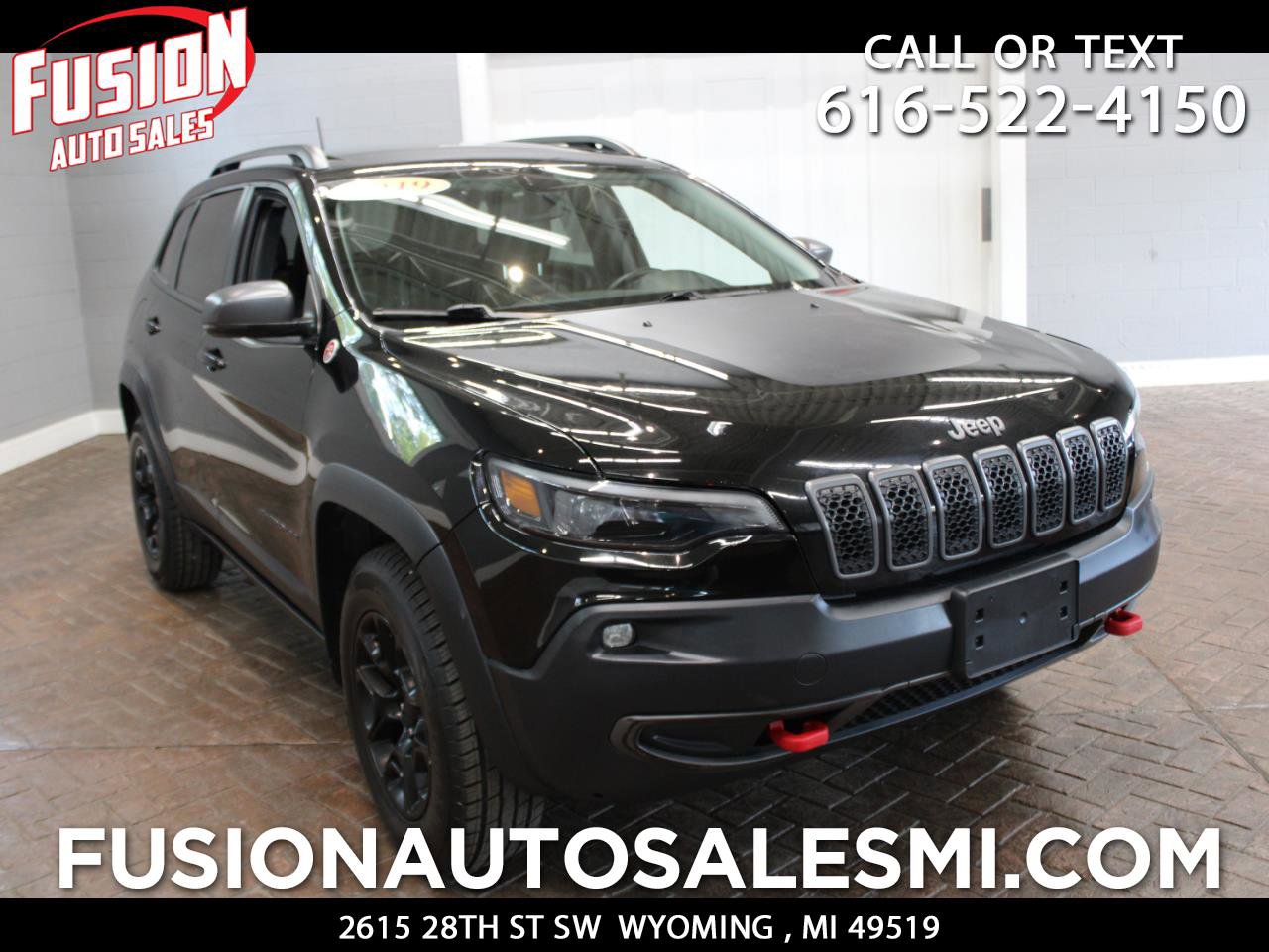 Used 2019 Jeep Cherokee Trailhawk w/ Comfort & Convenience Group image 1