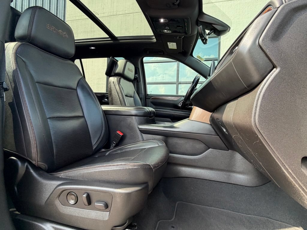 Used 2021 Chevrolet Suburban High Country AWD/4WD image 21