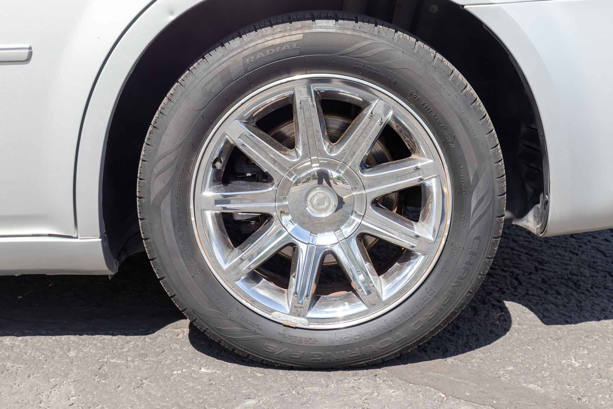 Used 2005 Chrysler 300 C w/ Navigation & Sound Group II RWD image 34