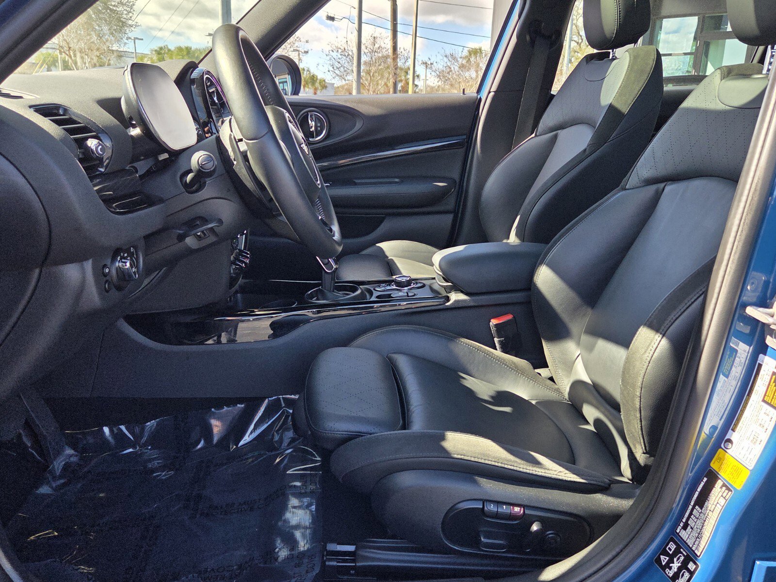 Used 2022 MINI Cooper Clubman S w/ Premium Package image 10