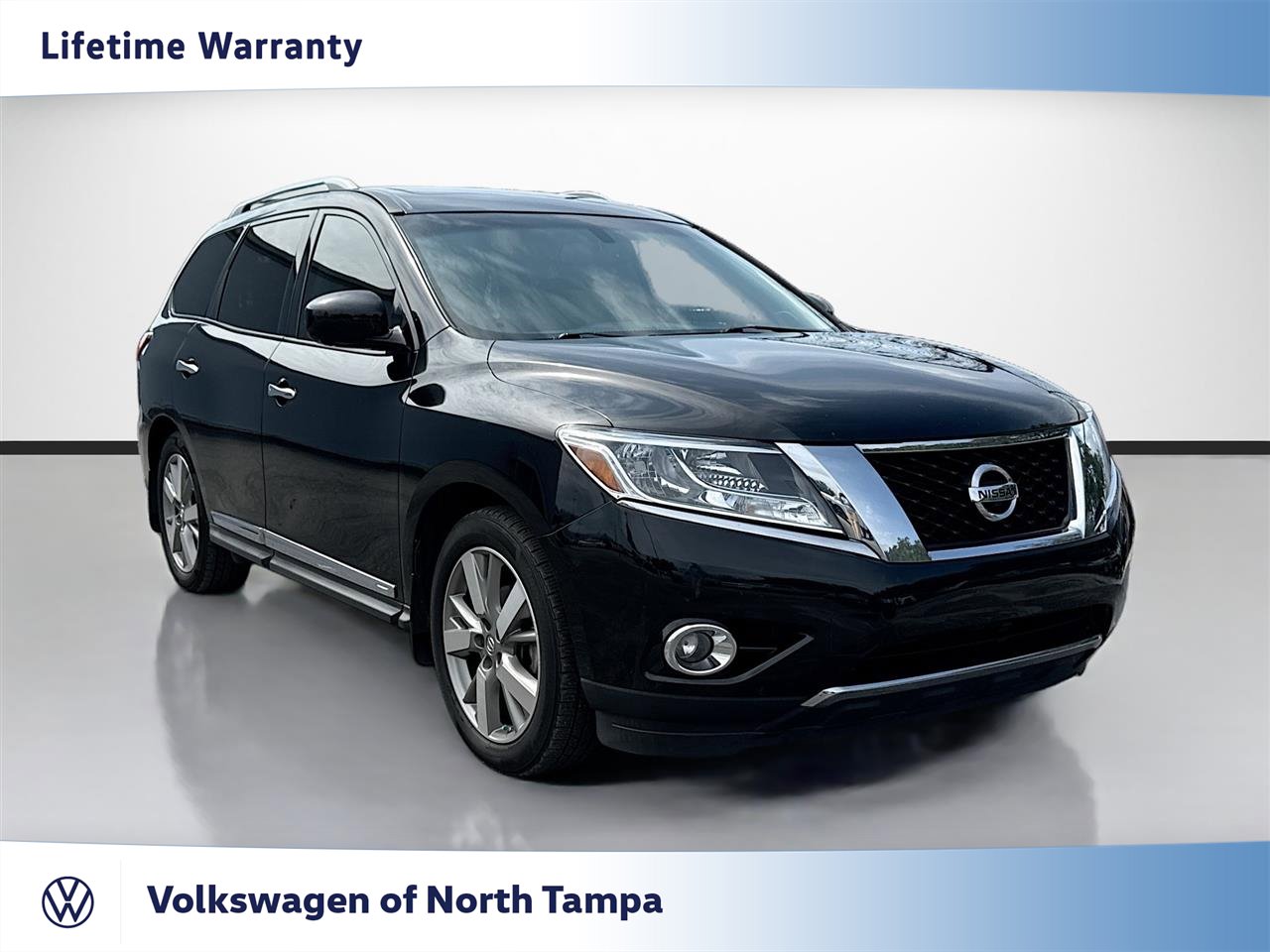 Used 2016 Nissan Pathfinder Platinum FWD image 1