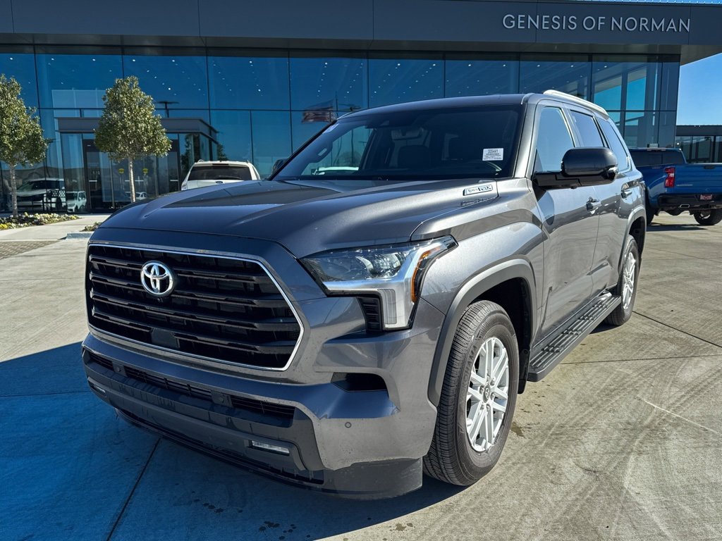 Used 2025 Toyota Sequoia SR5 image 1