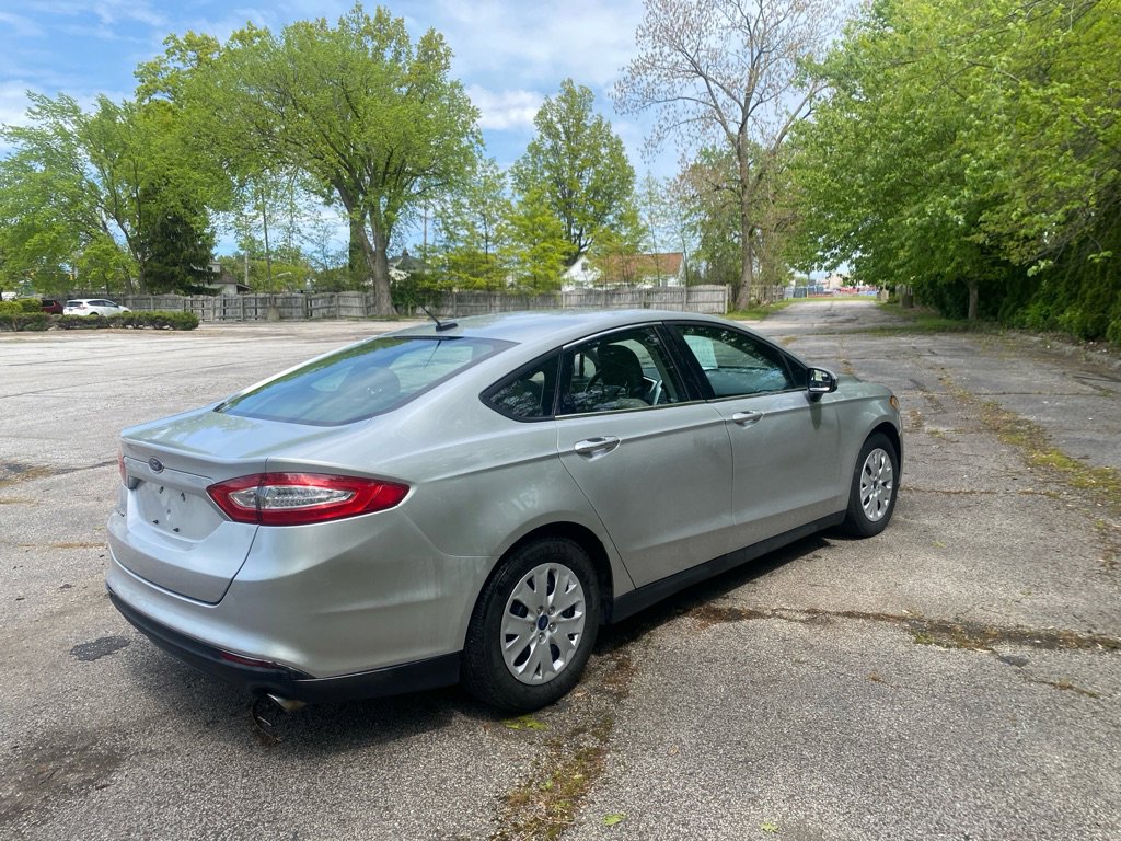 Used 2013 Ford Fusion S FWD image 5