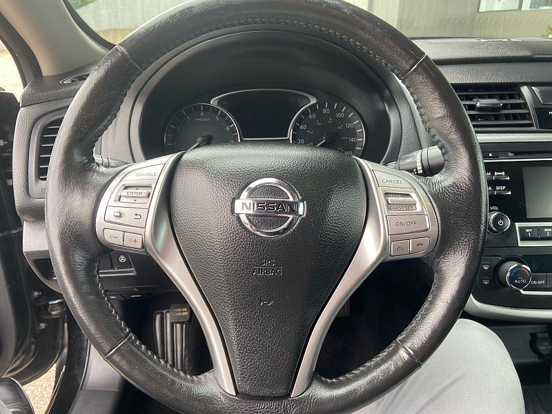 Used 2016 Nissan Altima 2.5 SL w/ Moonroof Package FWD image 13
