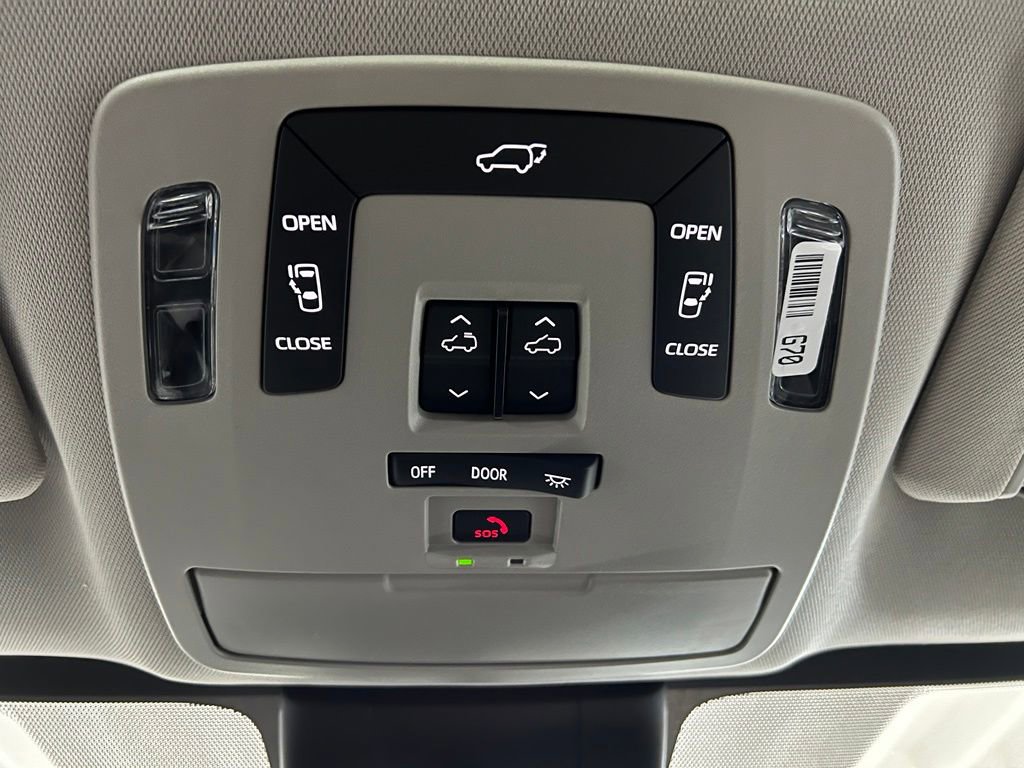 Used 2025 Toyota Sienna XLE w/ XLE Plus Package AWD/4WD image 34