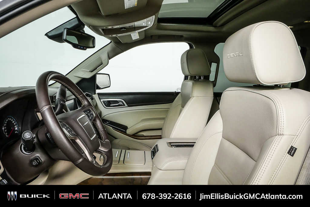 Used 2020 GMC Yukon XL Denali w/ Denali Premium Package RWD image 5