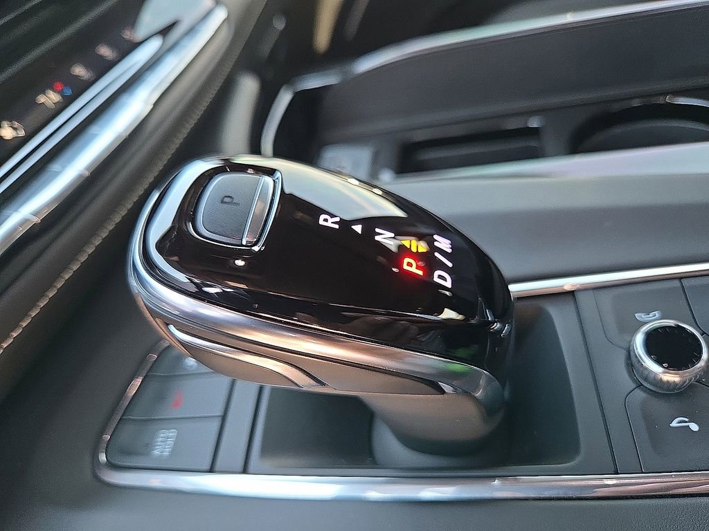 Used 2024 Cadillac Escalade V AWD/4WD image 17