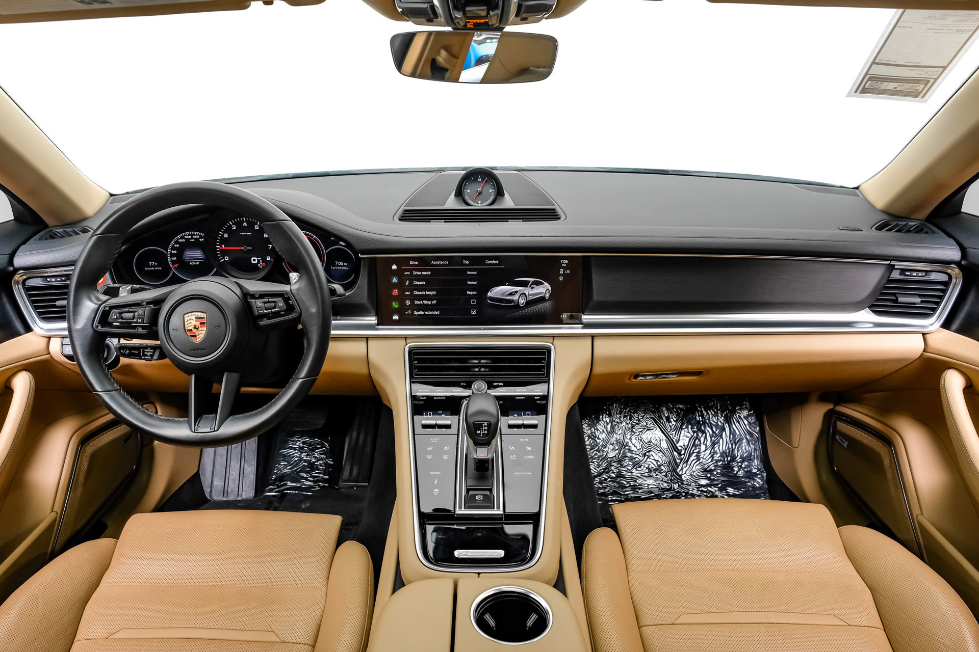 Used 2023 Porsche Panamera Platinum Edition w/ Sportdesign Package RWD image 18