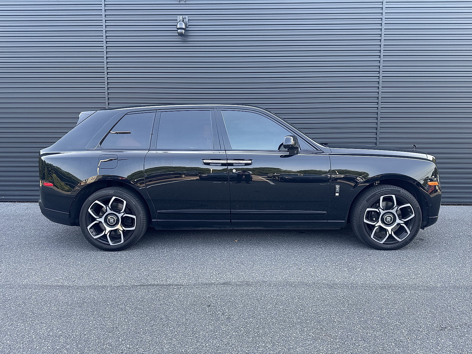 Used 2023 Rolls-Royce Cullinan Black Badge w/ Driver's Package AWD/4WD image 7