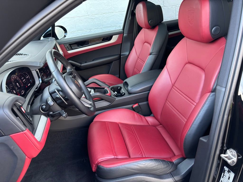Certified 2024 Porsche Cayenne image 5