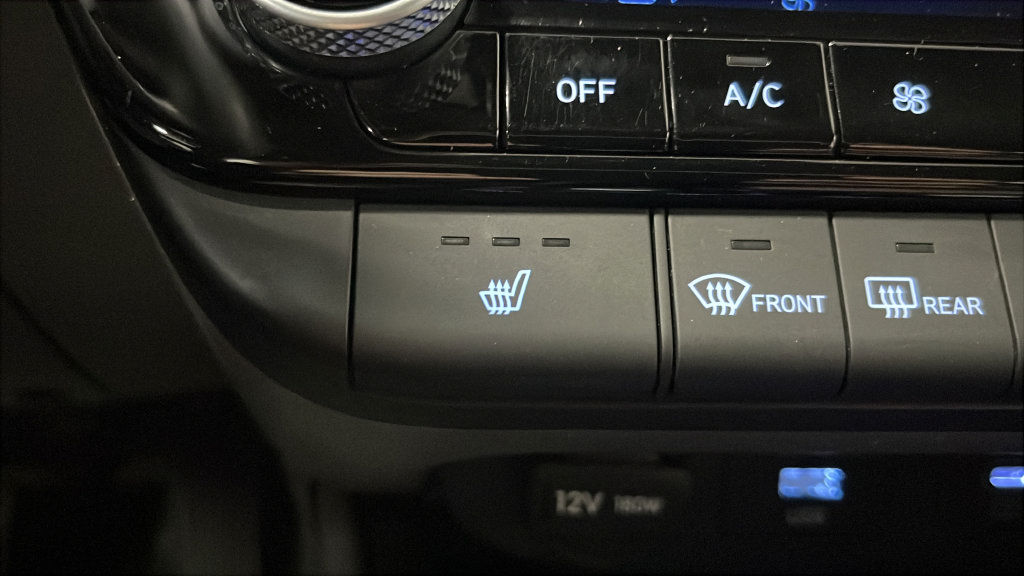 Used 2025 Hyundai Elantra SEL FWD image 28