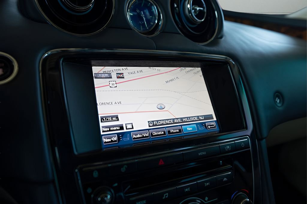 Used 2012 Jaguar XJ L RWD image 25