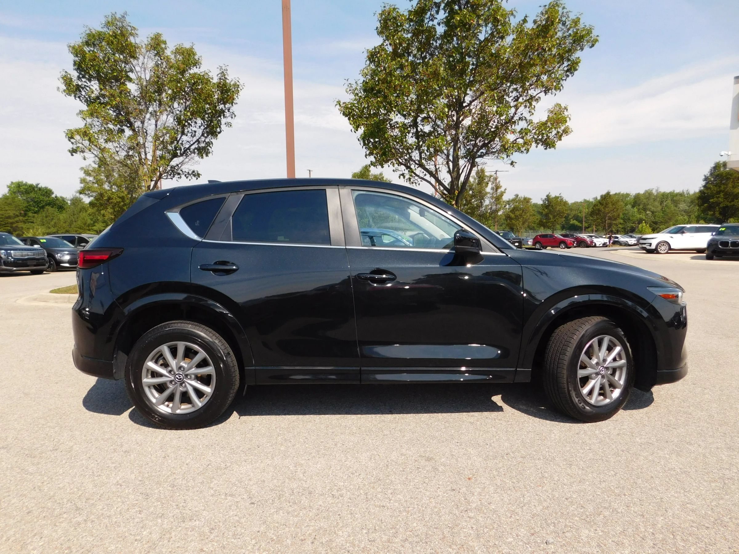 Used 2025 MAZDA CX-5 AWD 2.5 S w/ Select Package image 4